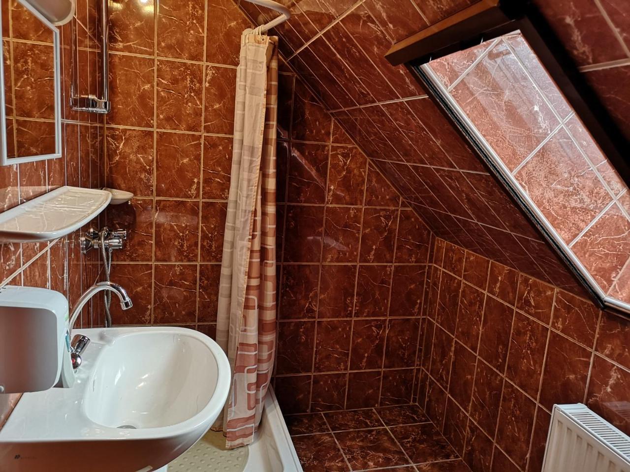 Szuts Panzio Bed & Breakfast Fertorakos Exterior photo